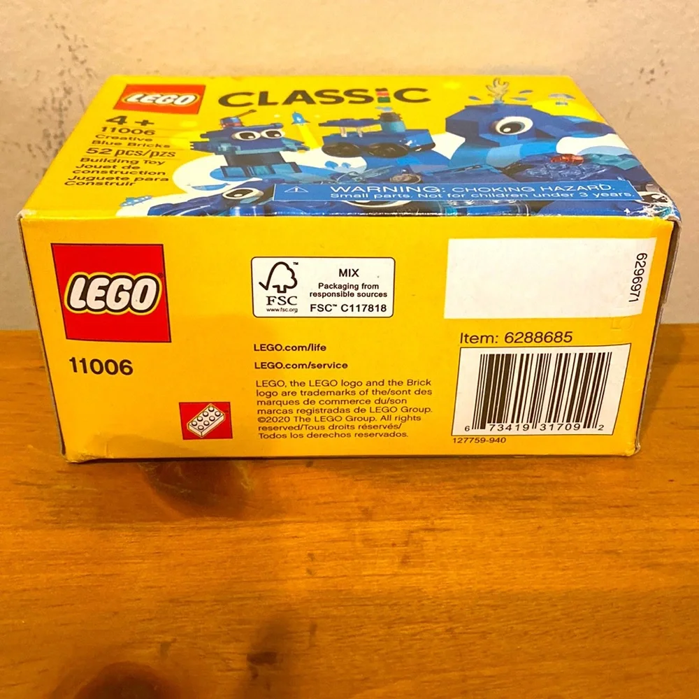 Lego Classic Creative Blue Bricks 11006 52 pieces new in box Age 4+